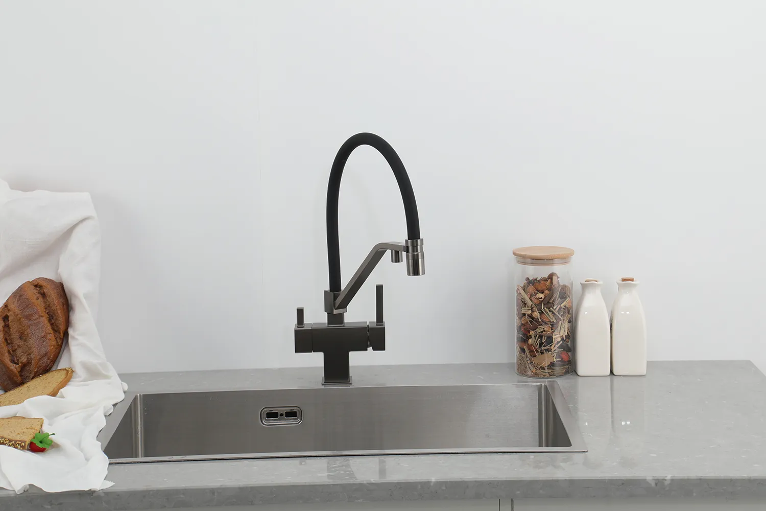 Смеситель для кухни с фильтром оружейная сталь GAPPO G4395-69