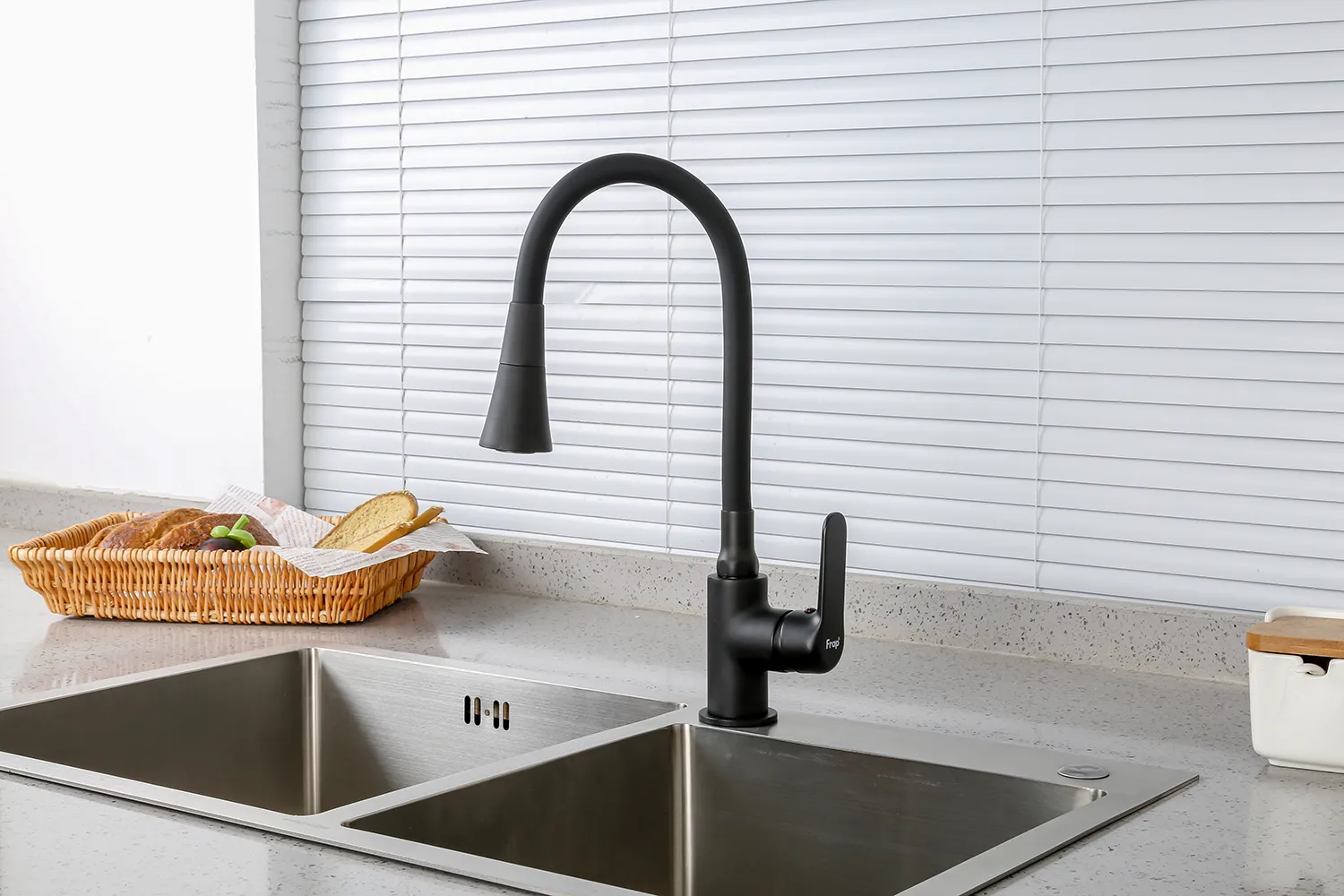 Смеситель для кухни черный FRAP F4417-6